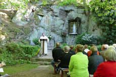 Maiandacht mit Krönung der Fatima-Madonna (Foto: Karl-Franz Thiede)